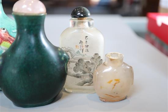 A group of Chinese snuff bottles (5)